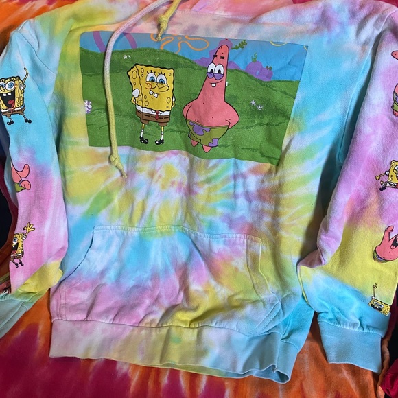 SpongeBob hoodie used in good condition - Picture 2 of 3